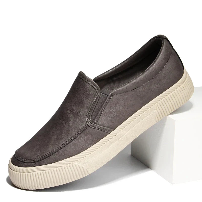 Alessandro - Sapatos slip-on em pele Mountainville